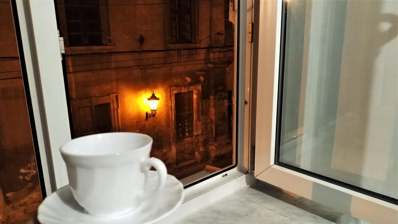 לבוב Apartment In The Heart Of Rynok Square Романтичні Апартаменти На Площі Ринок Світло Є Постійно מראה חיצוני תמונה